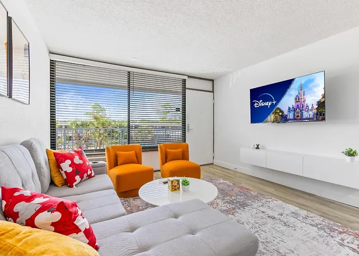 15 Mins From Disney World L Theme Room